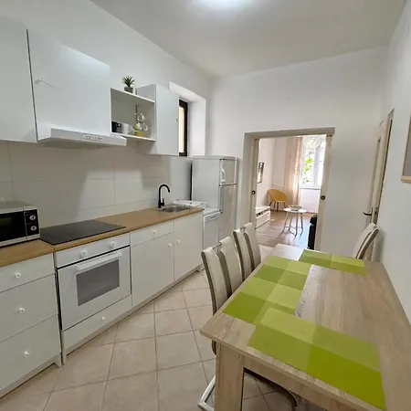 Schoenes Mit Terrasse Apartment Crikvenica