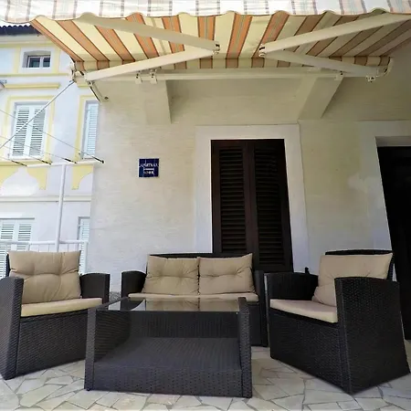 Schoenes Mit Terrasse Apartment Crikvenica